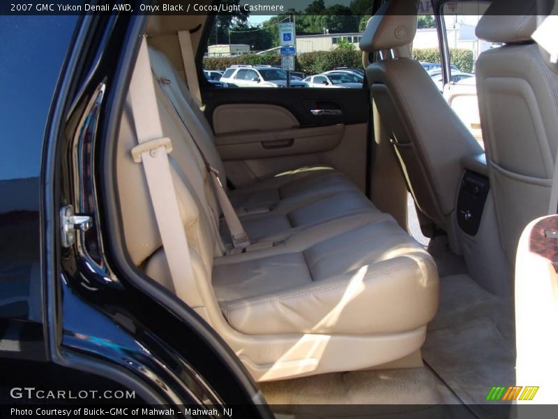 Onyx Black / Cocoa/Light Cashmere 2007 GMC Yukon Denali AWD
