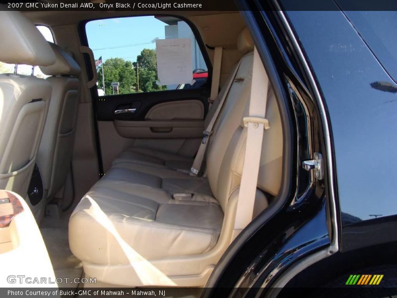 Onyx Black / Cocoa/Light Cashmere 2007 GMC Yukon Denali AWD