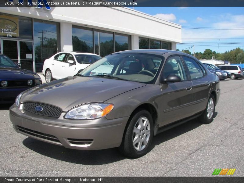 Arizona Beige Metallic / Medium/Dark Pebble Beige 2006 Ford Taurus SE