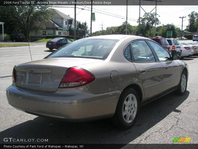 Arizona Beige Metallic / Medium/Dark Pebble Beige 2006 Ford Taurus SE