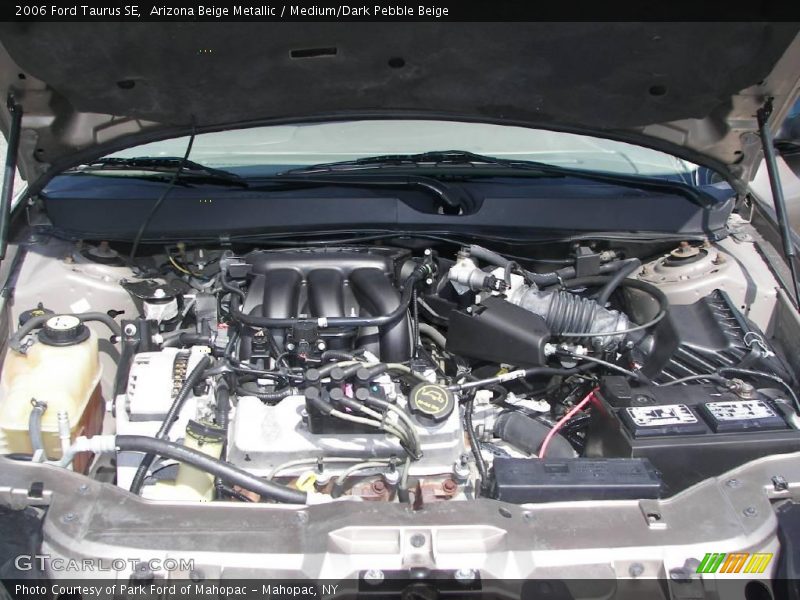 Arizona Beige Metallic / Medium/Dark Pebble Beige 2006 Ford Taurus SE