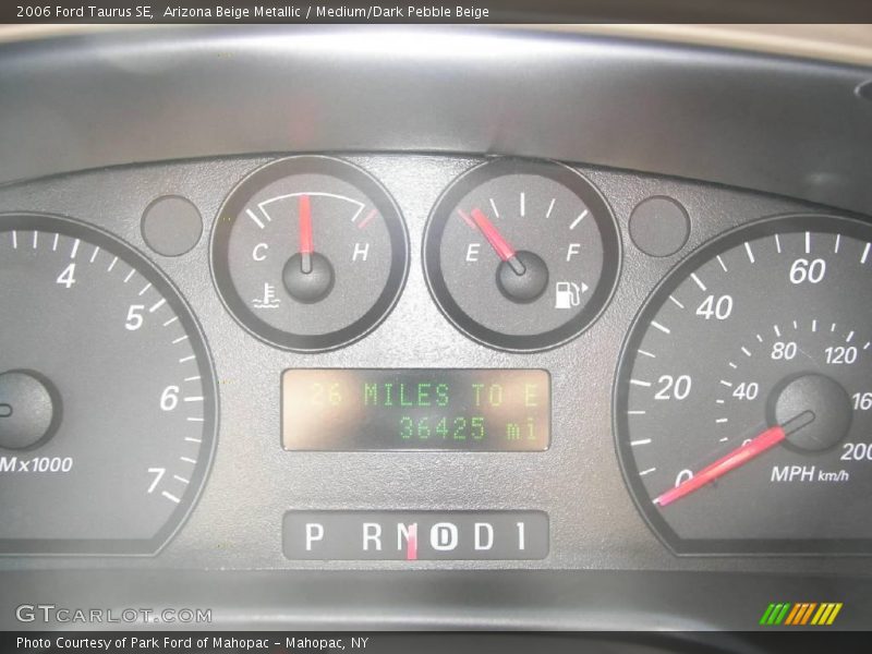Arizona Beige Metallic / Medium/Dark Pebble Beige 2006 Ford Taurus SE