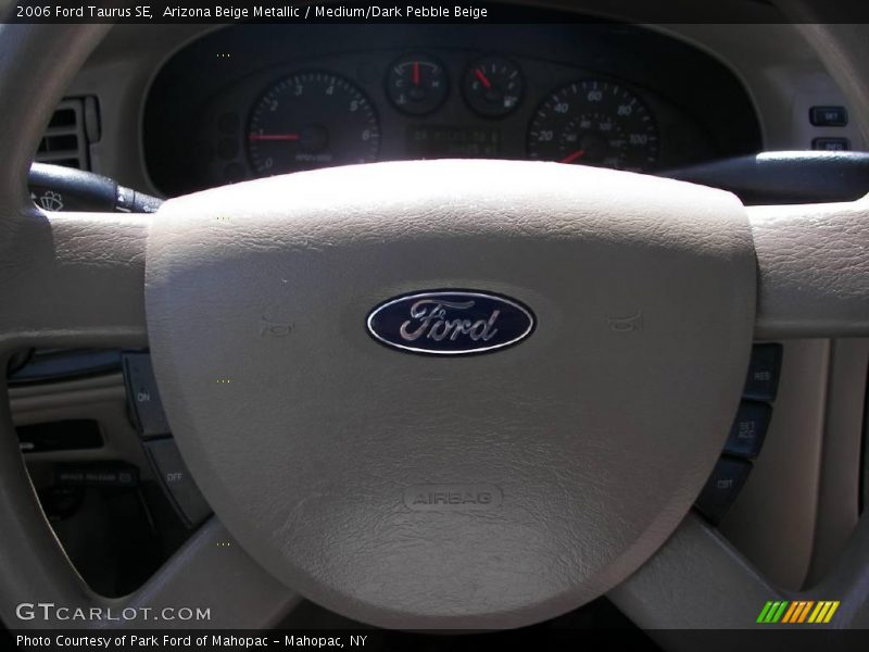 Arizona Beige Metallic / Medium/Dark Pebble Beige 2006 Ford Taurus SE