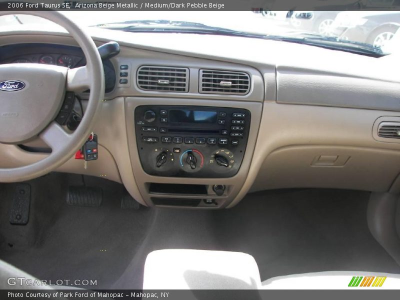 Arizona Beige Metallic / Medium/Dark Pebble Beige 2006 Ford Taurus SE