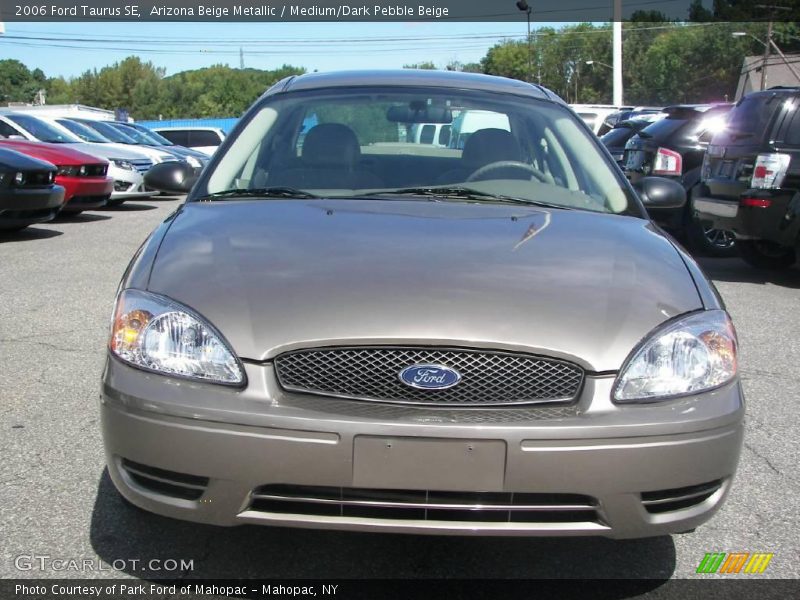 Arizona Beige Metallic / Medium/Dark Pebble Beige 2006 Ford Taurus SE