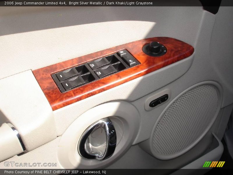 Bright Silver Metallic / Dark Khaki/Light Graystone 2006 Jeep Commander Limited 4x4