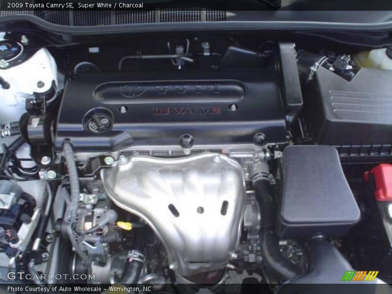 Super White / Charcoal 2009 Toyota Camry SE