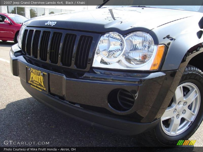 Black / Khaki 2007 Jeep Grand Cherokee Laredo 4x4