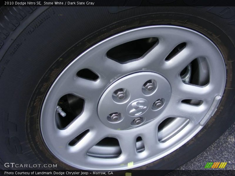 Stone White / Dark Slate Gray 2010 Dodge Nitro SE
