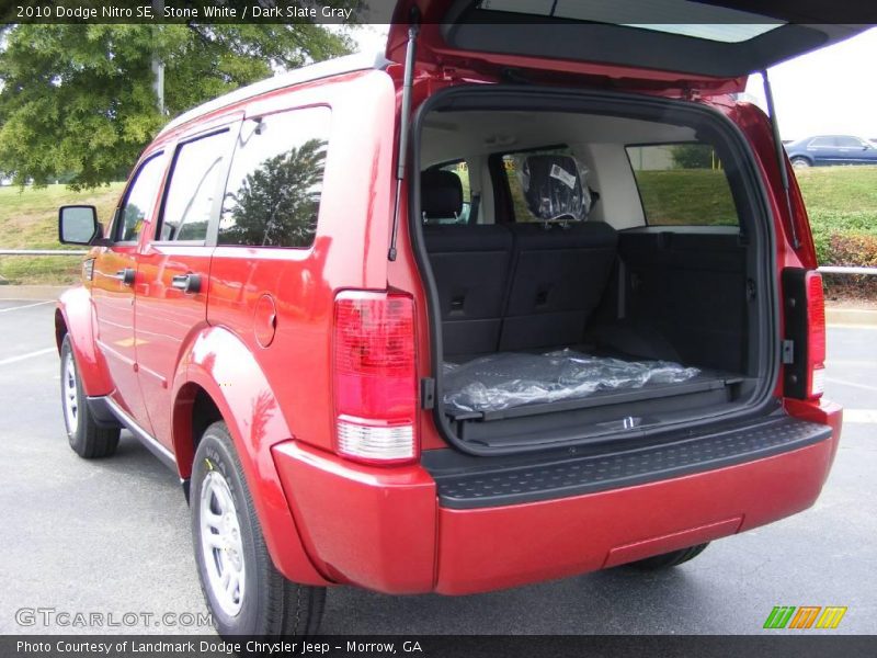 Stone White / Dark Slate Gray 2010 Dodge Nitro SE