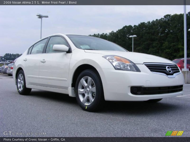 Winter Frost Pearl / Blond 2009 Nissan Altima 2.5 S