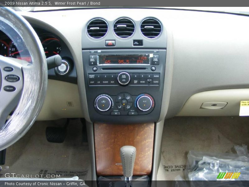 Winter Frost Pearl / Blond 2009 Nissan Altima 2.5 S