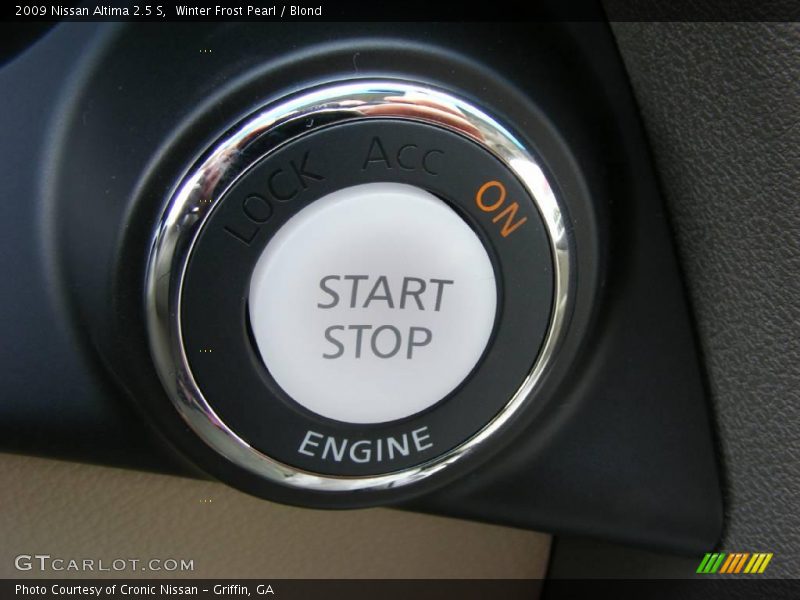 Winter Frost Pearl / Blond 2009 Nissan Altima 2.5 S