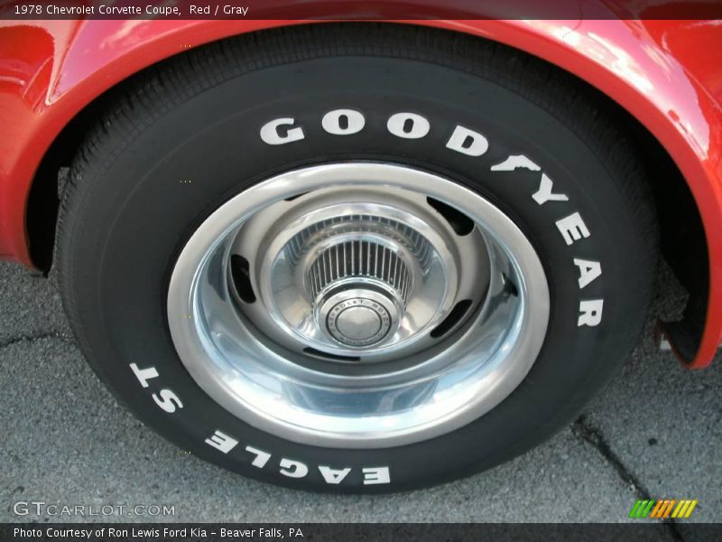 Red / Gray 1978 Chevrolet Corvette Coupe