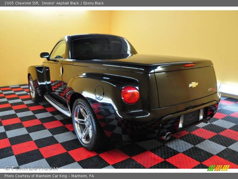 Smokin' Asphalt Black / Ebony Black 2005 Chevrolet SSR