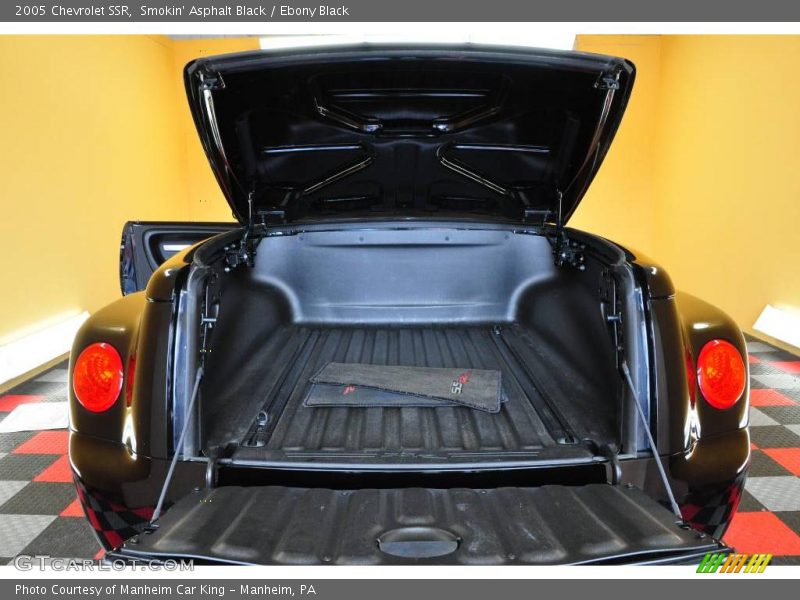 Smokin' Asphalt Black / Ebony Black 2005 Chevrolet SSR