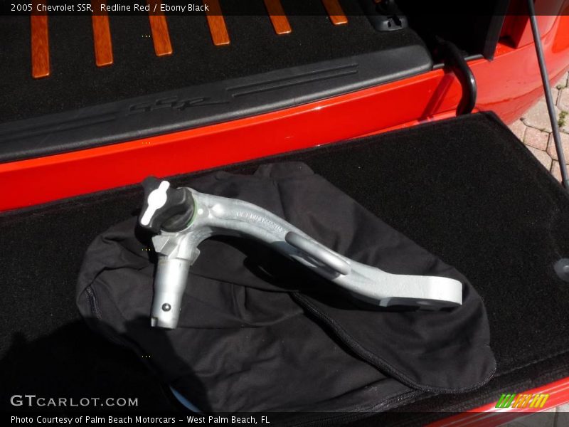 Redline Red / Ebony Black 2005 Chevrolet SSR