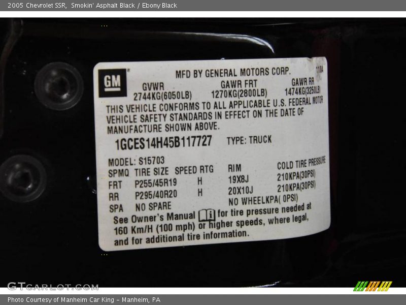 Smokin' Asphalt Black / Ebony Black 2005 Chevrolet SSR
