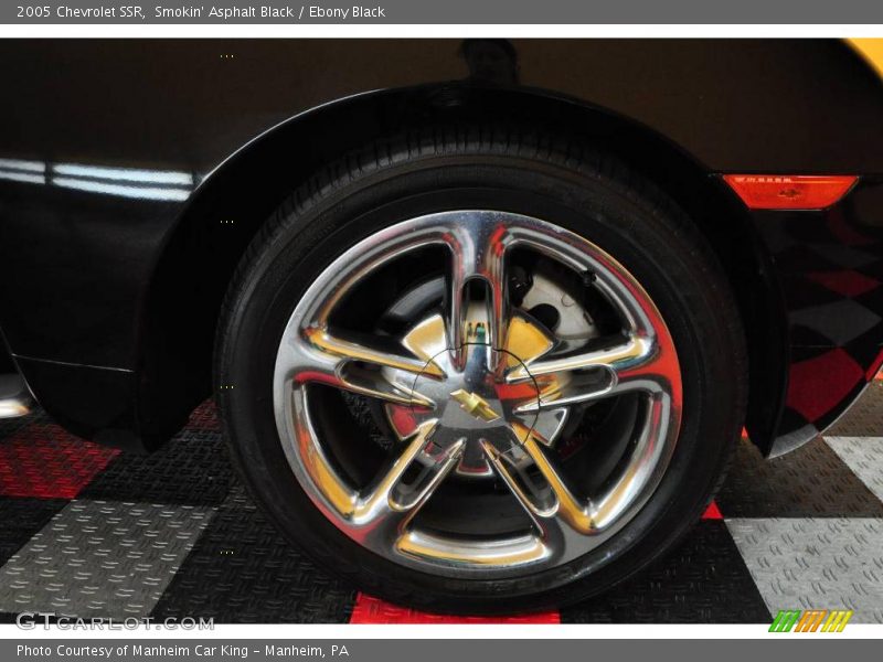 Smokin' Asphalt Black / Ebony Black 2005 Chevrolet SSR