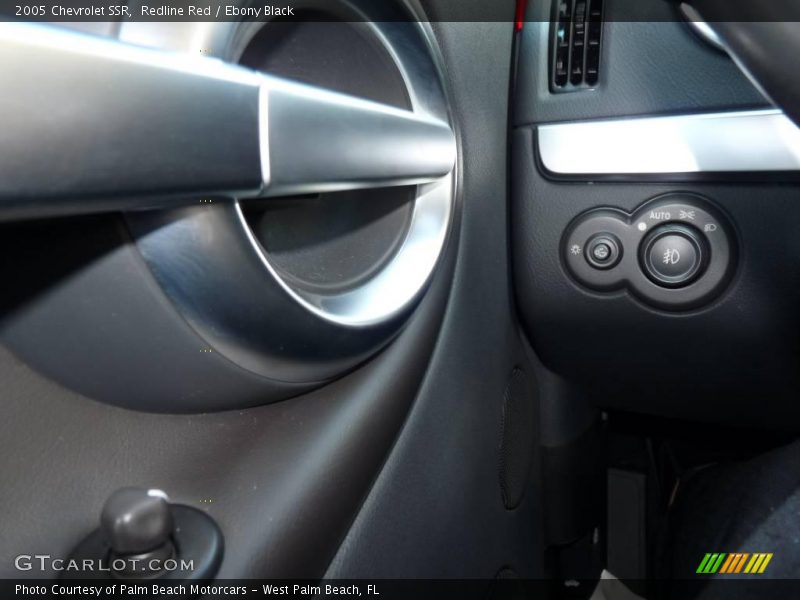 Redline Red / Ebony Black 2005 Chevrolet SSR