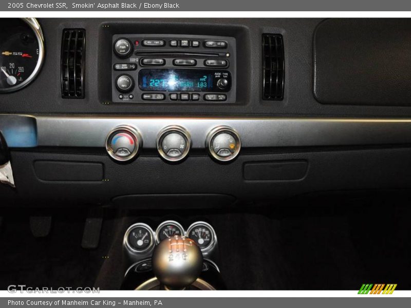 Smokin' Asphalt Black / Ebony Black 2005 Chevrolet SSR