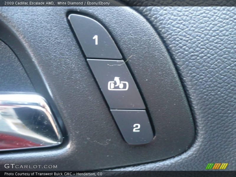White Diamond / Ebony/Ebony 2009 Cadillac Escalade AWD