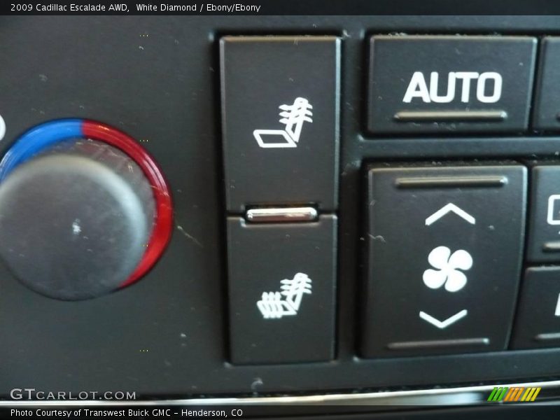 White Diamond / Ebony/Ebony 2009 Cadillac Escalade AWD