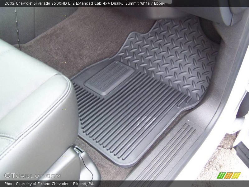 Summit White / Ebony 2009 Chevrolet Silverado 3500HD LTZ Extended Cab 4x4 Dually
