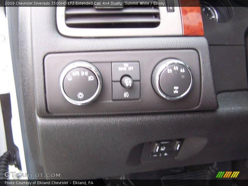 Summit White / Ebony 2009 Chevrolet Silverado 3500HD LTZ Extended Cab 4x4 Dually
