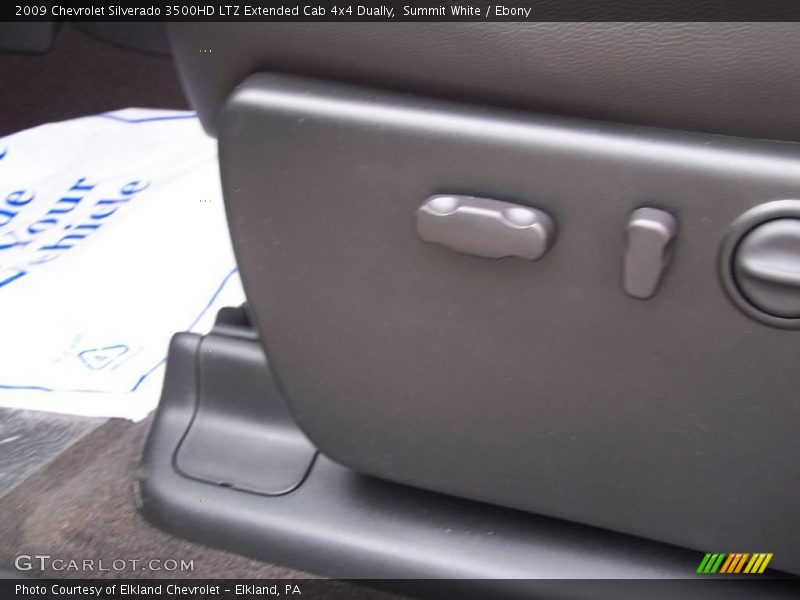 Summit White / Ebony 2009 Chevrolet Silverado 3500HD LTZ Extended Cab 4x4 Dually