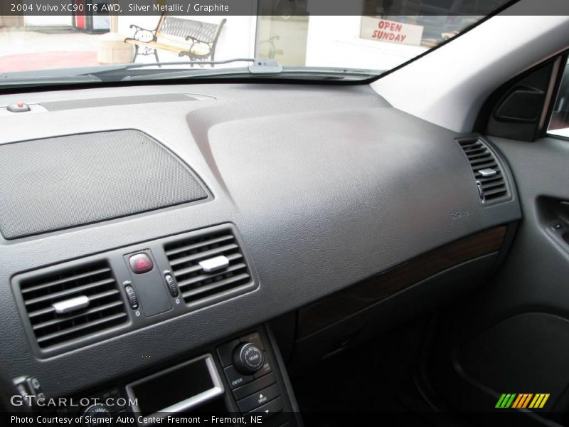 Silver Metallic / Graphite 2004 Volvo XC90 T6 AWD