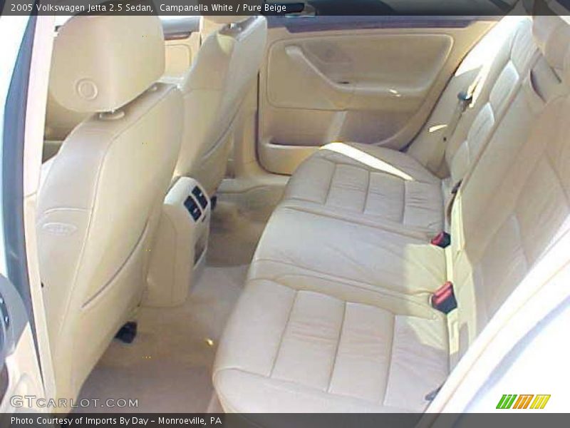 Campanella White / Pure Beige 2005 Volkswagen Jetta 2.5 Sedan
