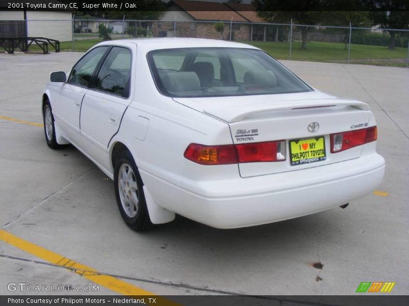 Super White / Oak 2001 Toyota Camry CE