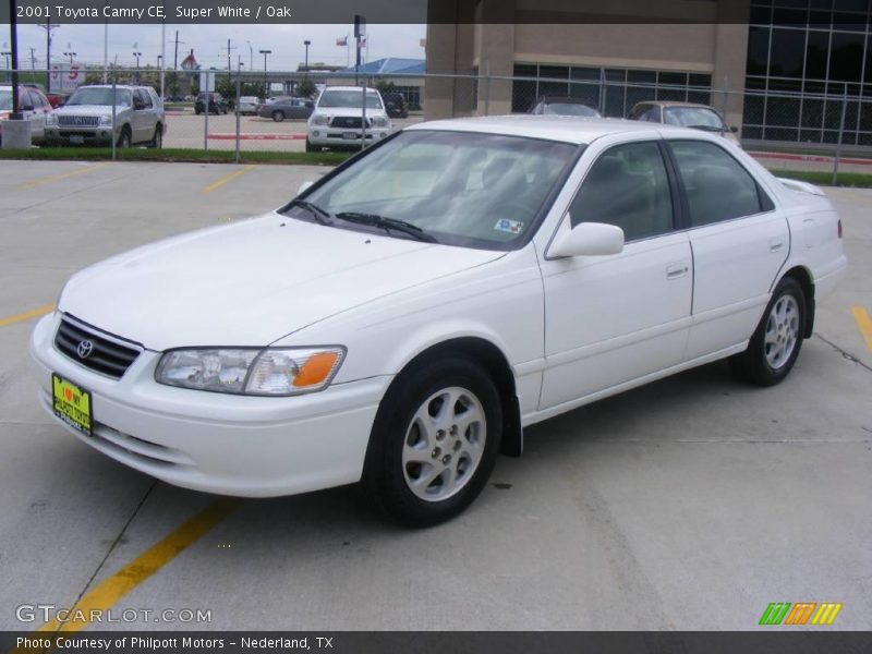 Super White / Oak 2001 Toyota Camry CE