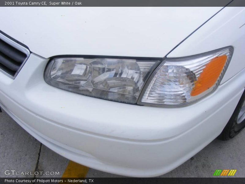 Super White / Oak 2001 Toyota Camry CE