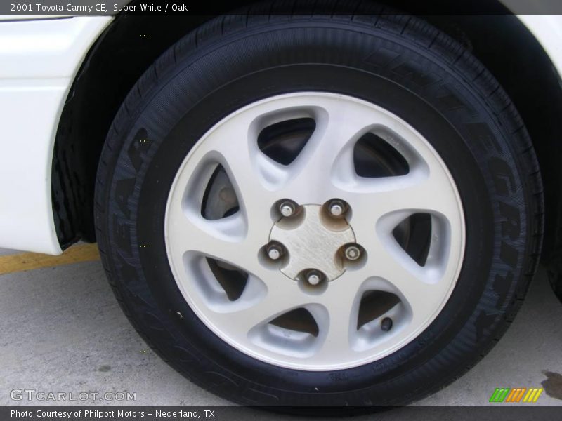 Super White / Oak 2001 Toyota Camry CE