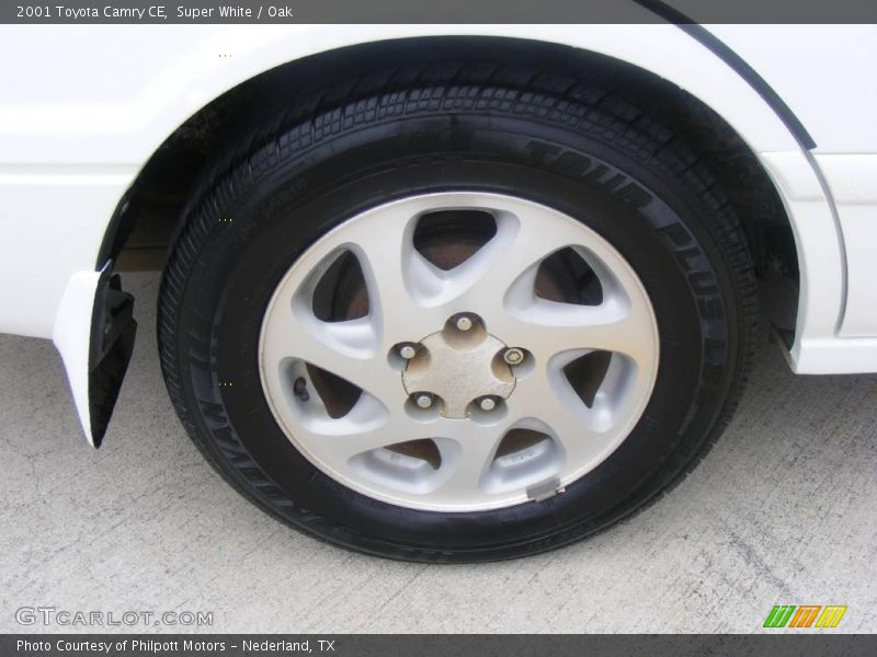 Super White / Oak 2001 Toyota Camry CE