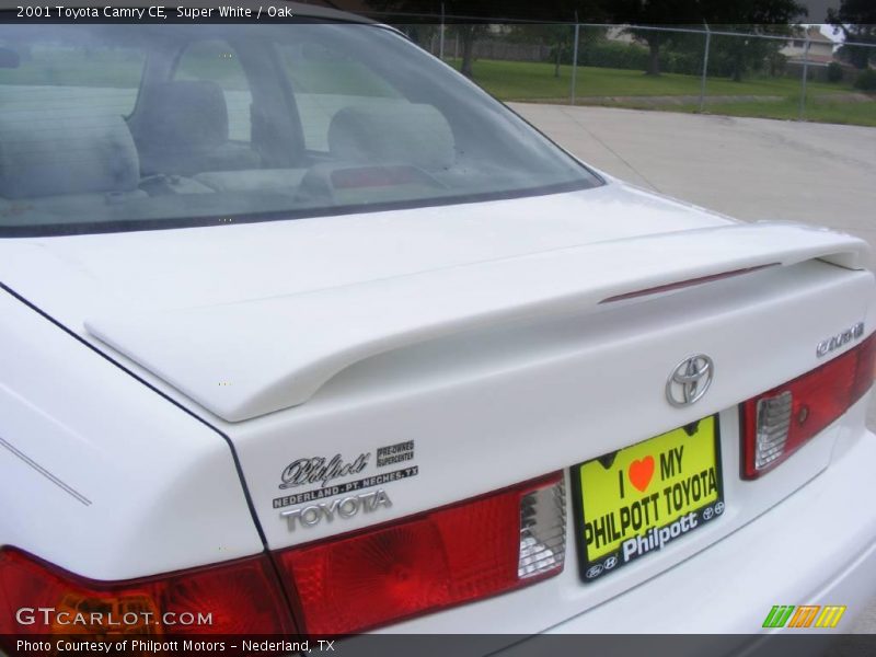 Super White / Oak 2001 Toyota Camry CE