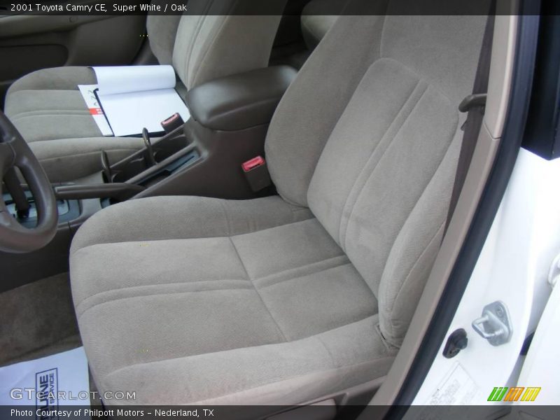 Super White / Oak 2001 Toyota Camry CE