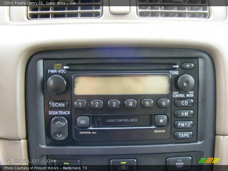 Super White / Oak 2001 Toyota Camry CE