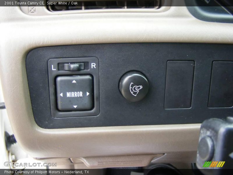 Super White / Oak 2001 Toyota Camry CE