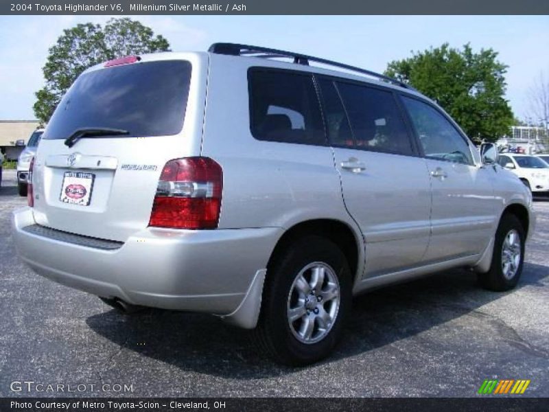 Millenium Silver Metallic / Ash 2004 Toyota Highlander V6