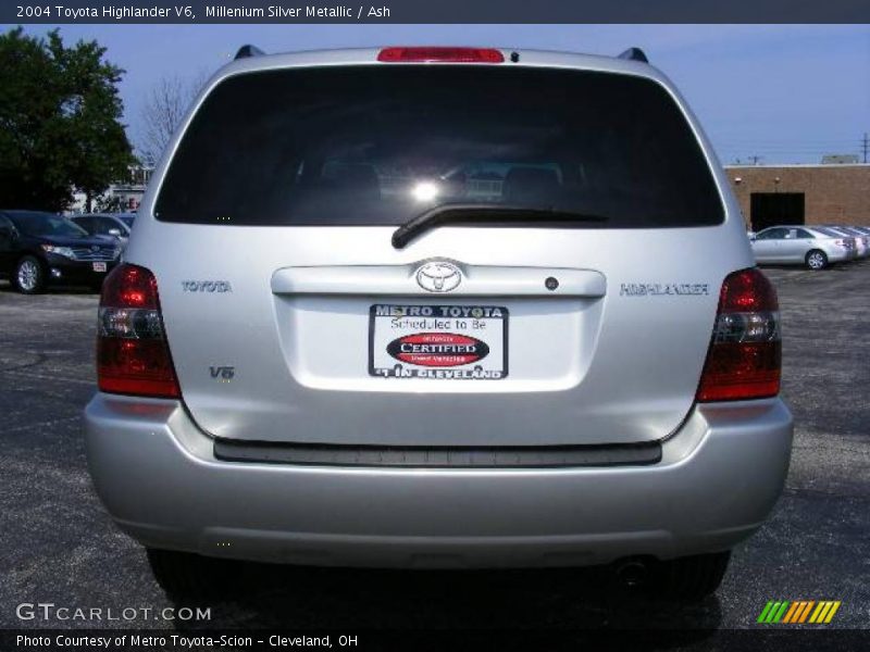 Millenium Silver Metallic / Ash 2004 Toyota Highlander V6