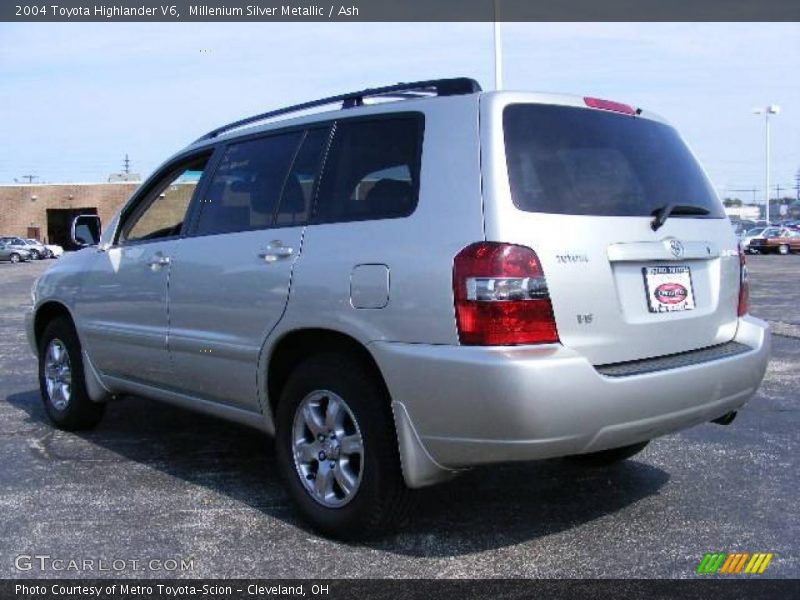 Millenium Silver Metallic / Ash 2004 Toyota Highlander V6