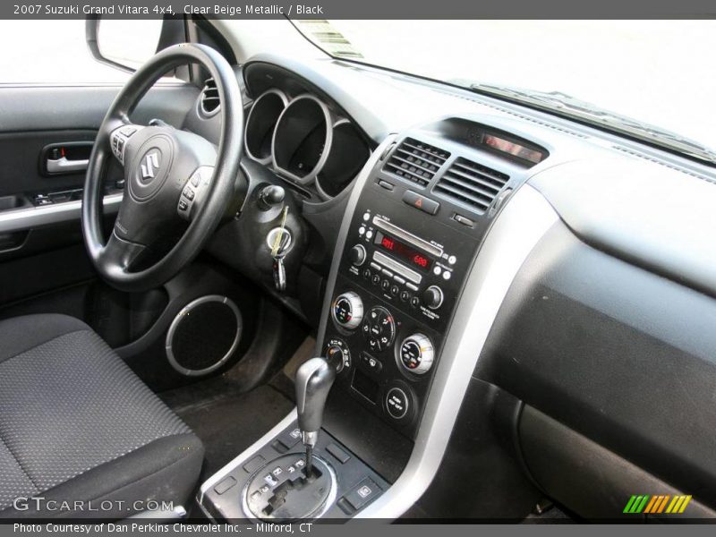Clear Beige Metallic / Black 2007 Suzuki Grand Vitara 4x4