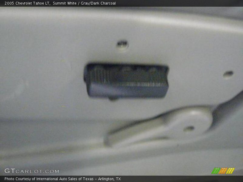 Summit White / Gray/Dark Charcoal 2005 Chevrolet Tahoe LT