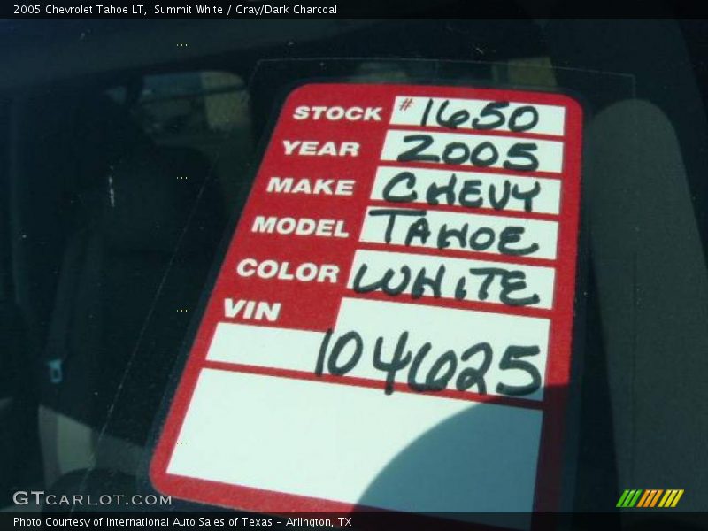 Summit White / Gray/Dark Charcoal 2005 Chevrolet Tahoe LT