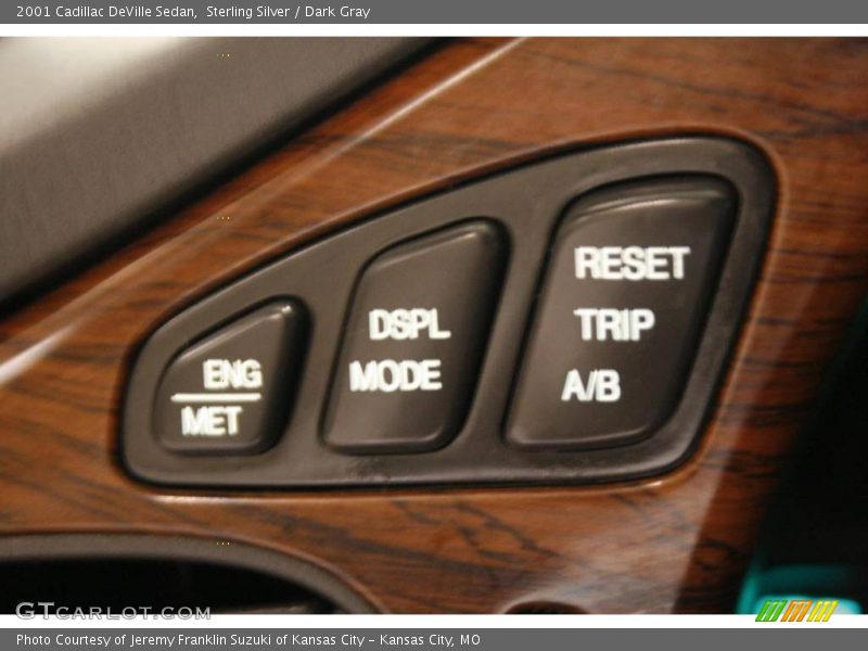 Sterling Silver / Dark Gray 2001 Cadillac DeVille Sedan