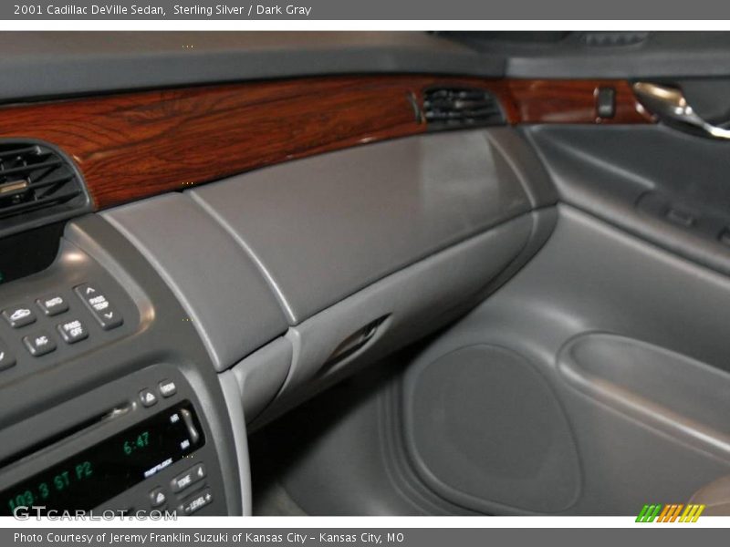 Sterling Silver / Dark Gray 2001 Cadillac DeVille Sedan