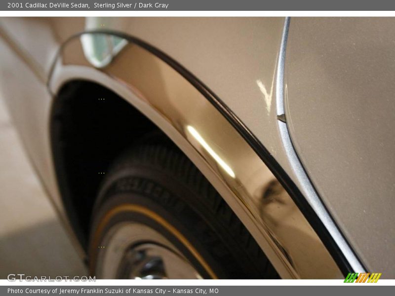 Sterling Silver / Dark Gray 2001 Cadillac DeVille Sedan